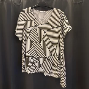 Blusa Assimétrica em Tecido