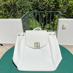 Mala Branca Tipo Mochila com Fecho Zip Interior